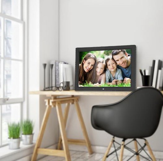 digital photo frame
