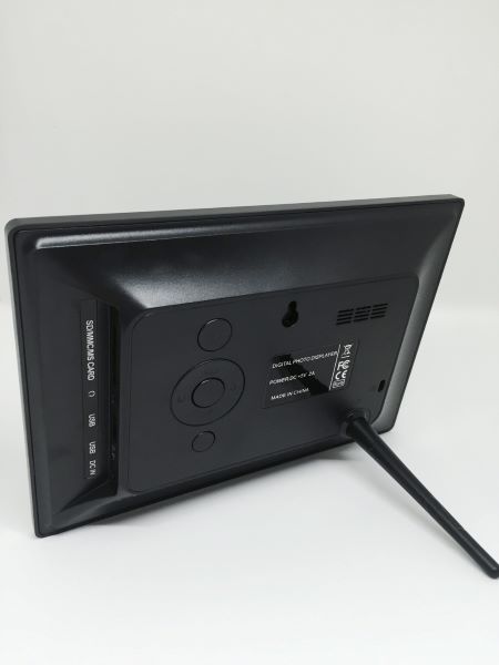 digital photo frame