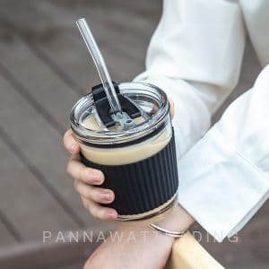 แก้วน้ำผลไม้พรีเมี่ยมพร้อมหลอดดูด